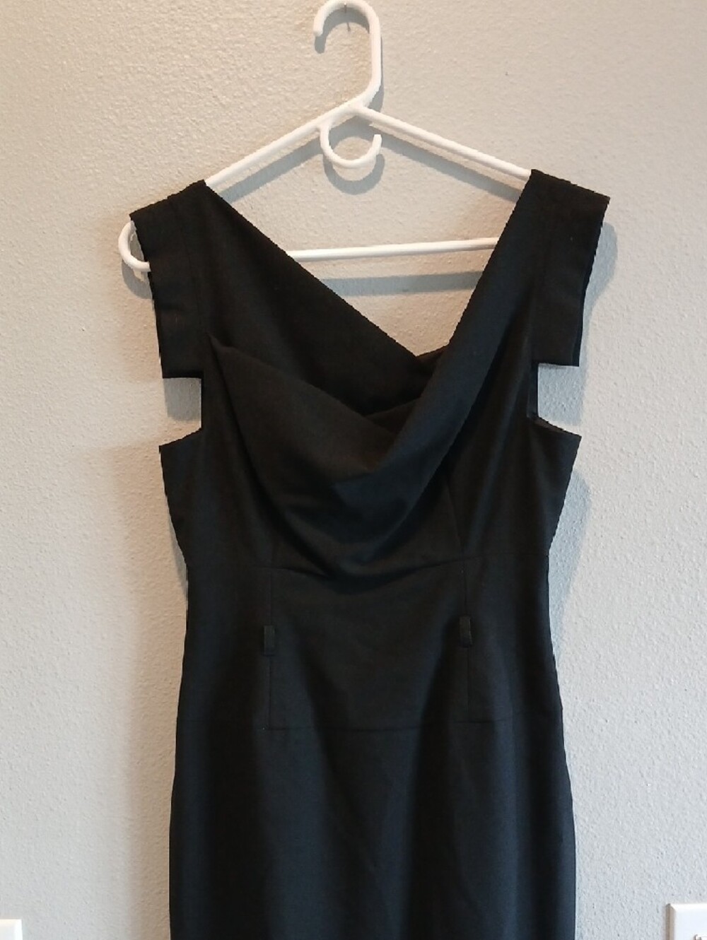 Black Halo Little Black Cowl Neck Midi Dress Size 6 Classic Jackie O Sheath - Picture 4 of 7